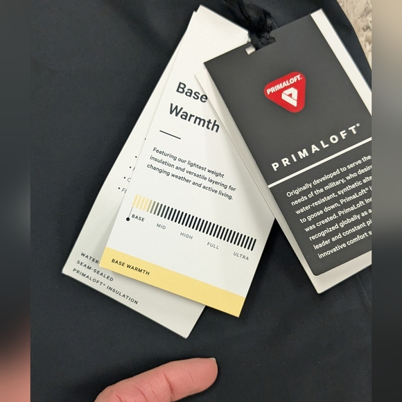 Lululemon Rain rebel insulated jacket - Picture 11 of 13